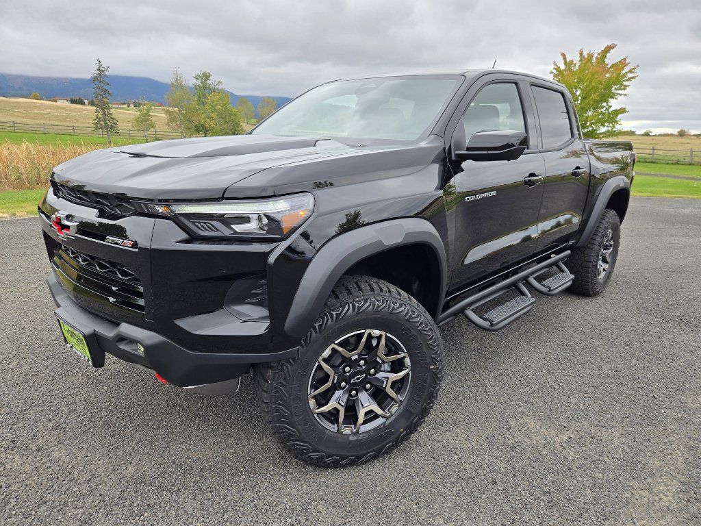 New 2026 Chevrolet Colorado ZR2 w/ Technology Package AWD/4WD image 3