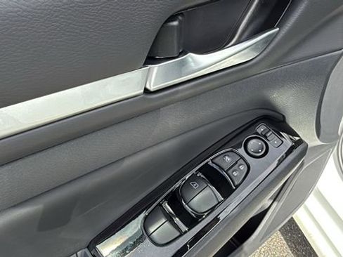 New 2025 Nissan Altima 2.5 SR image 21