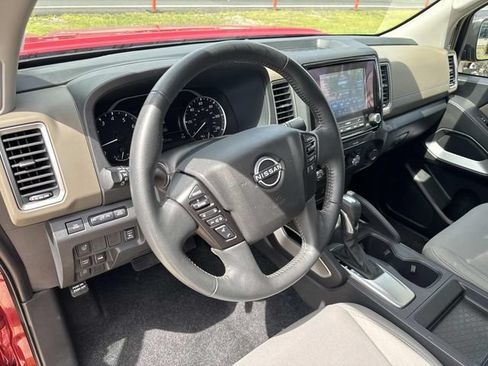 Used 2022 Nissan Frontier SV w/ Technology Package AWD/4WD image 17