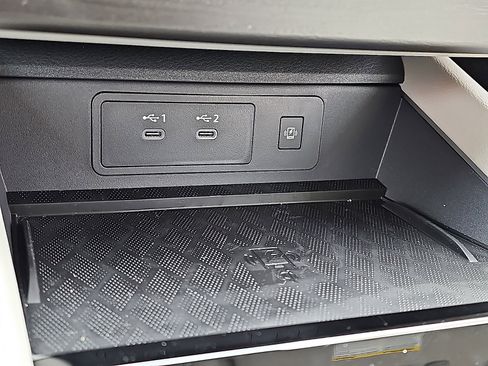 Certified 2025 Nissan Murano SV image 23