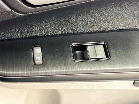 Used 2012 Toyota Camry LE image 31