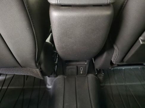 Used 2022 Buick Encore GX Essence AWD/4WD image 32