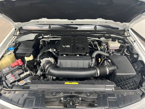 Used 2020 Nissan Frontier PRO-4X w/ Pro-4x Utility Package image 23