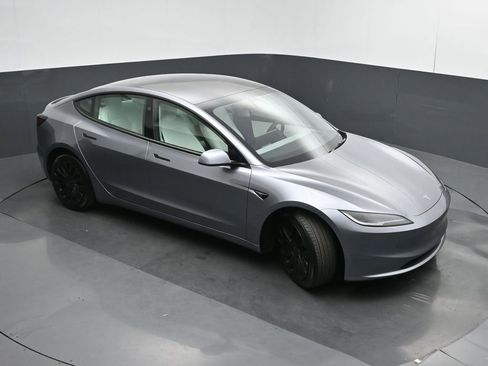 Used 2025 Tesla Model 3 Long Range RWD image 46
