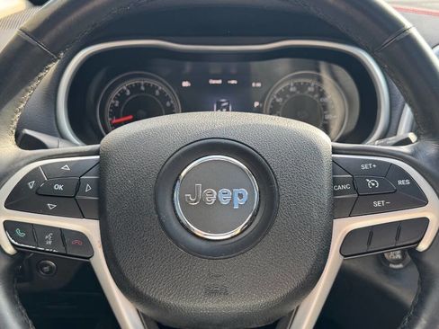 Used 2015 Jeep Cherokee Trailhawk w/ Comfort/Convenience Group image 19