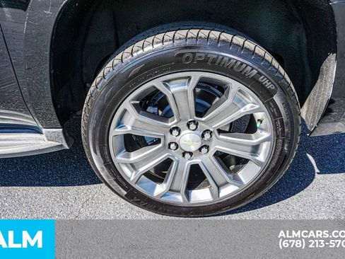 Used 2015 Chevrolet Suburban LT RWD image 17