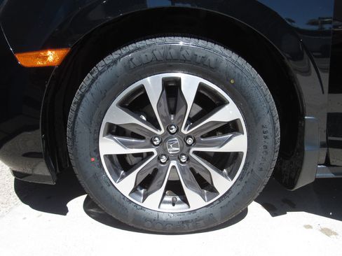 Used 2024 Honda Odyssey EX-L image 5