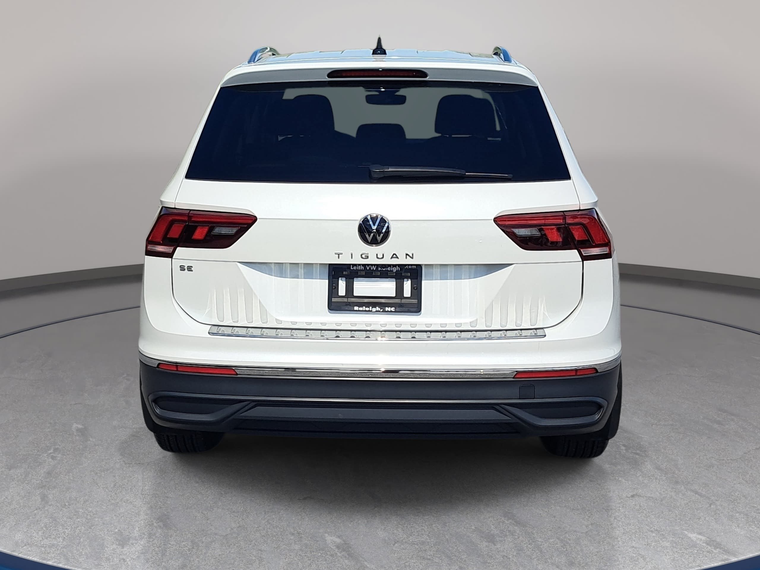 Certified 2023 Volkswagen Tiguan SE FWD image 6