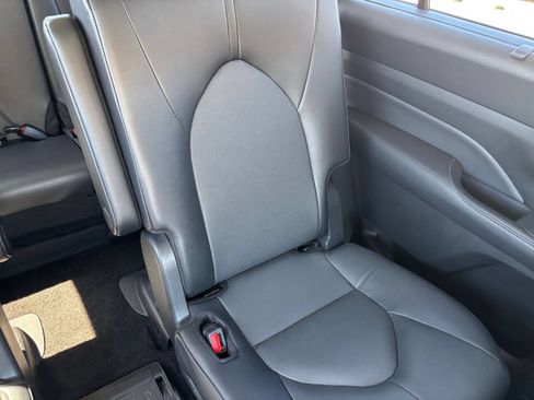 Used 2025 Toyota Grand Highlander FWD image 39