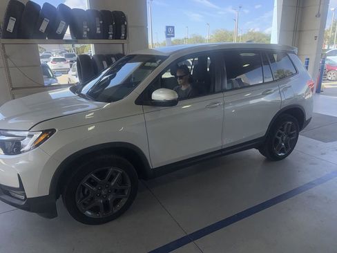 Used 2023 Honda Passport EX-L image 3