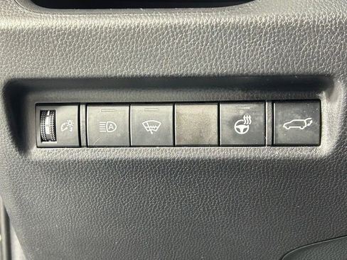 Used 2021 Toyota RAV4 XLE image 28