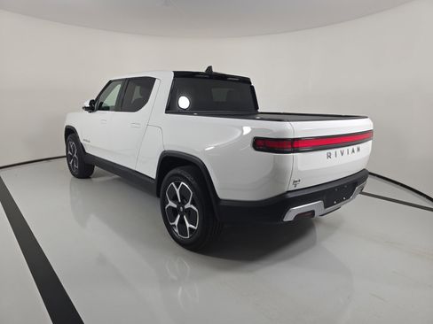 Used 2024 Rivian R1T Adventure AWD/4WD image 3