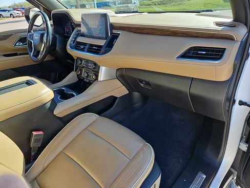 Used 2021 Chevrolet Tahoe Premier w/ Premium Package image 24