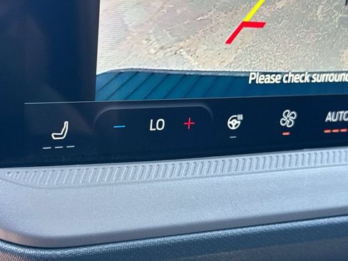 Certified 2025 Ford Maverick Lobo AWD/4WD image 27