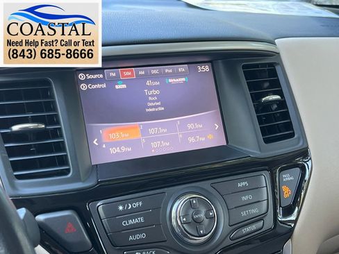 Used 2017 Nissan Pathfinder SV FWD image 31