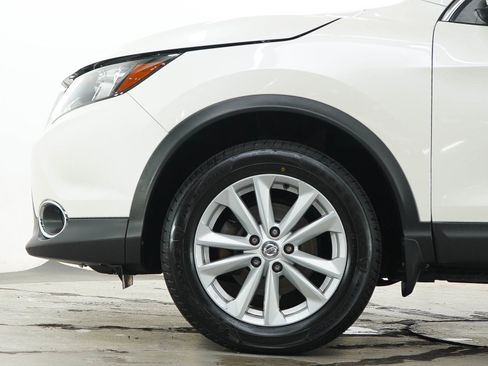 Used 2017 Nissan Rogue Sport SV w/ SV All-Weather Package AWD/4WD image 25
