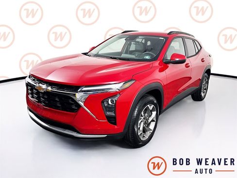 New 2026 Chevrolet Trax LT w/ Driver Confidence Package FWD image 3