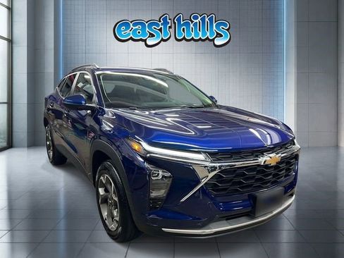 Certified 2024 Chevrolet Trax LT w/ Sunroof Package FWD image 1