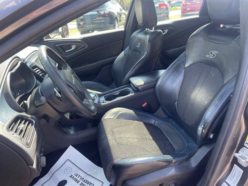 Used 2015 Chrysler 200 S FWD image 11