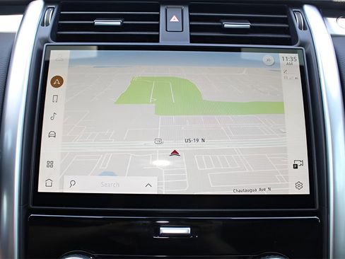 New 2025 Land Rover Discovery Dynamic SE image 24