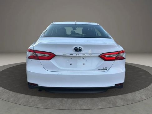 Used 2020 Toyota Camry LE image 6