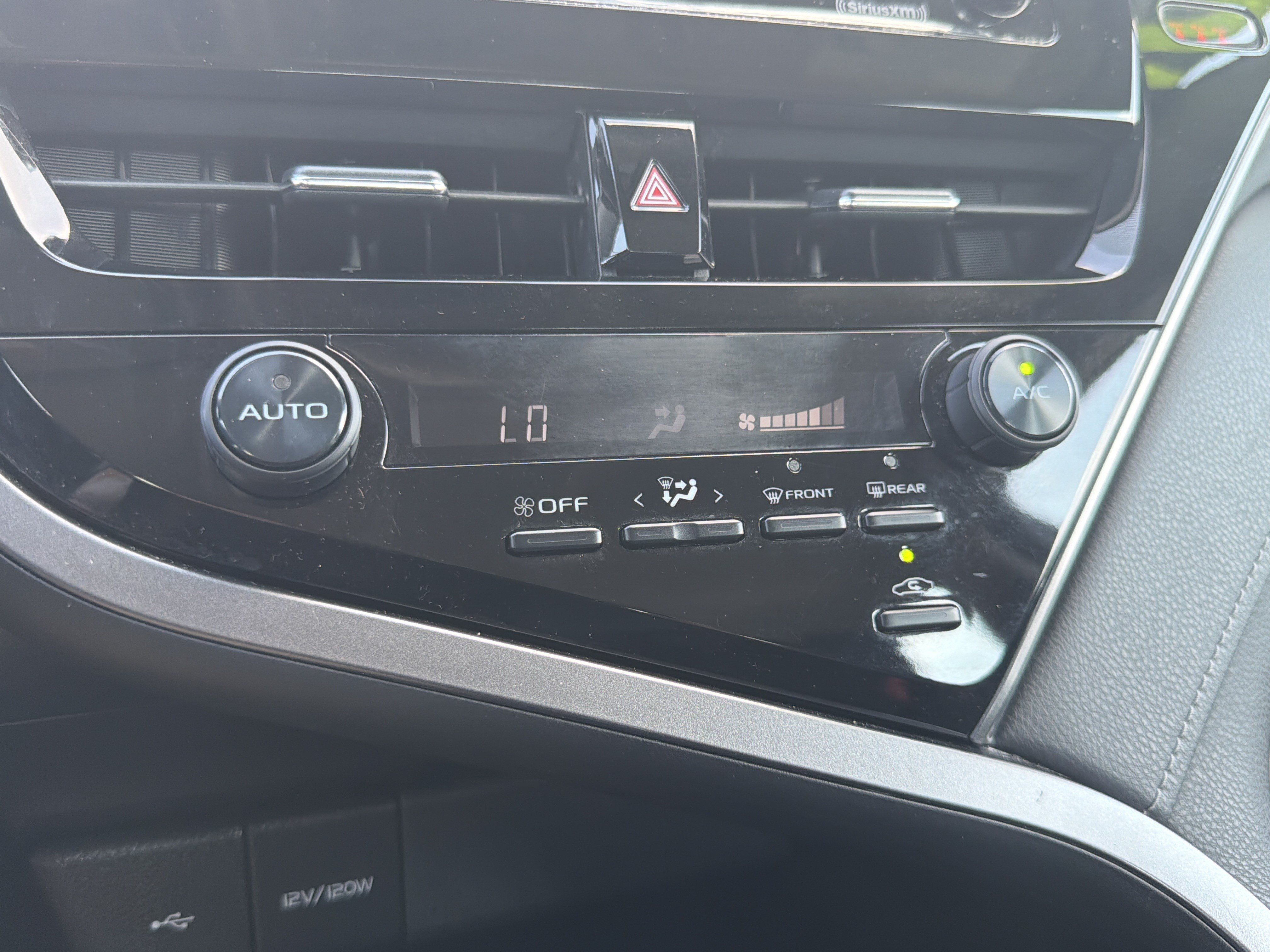 Used 2021 Toyota Camry SE FWD image 8