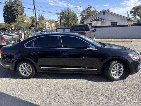 Used 2016 Volkswagen Passat 1.8T S FWD image 3