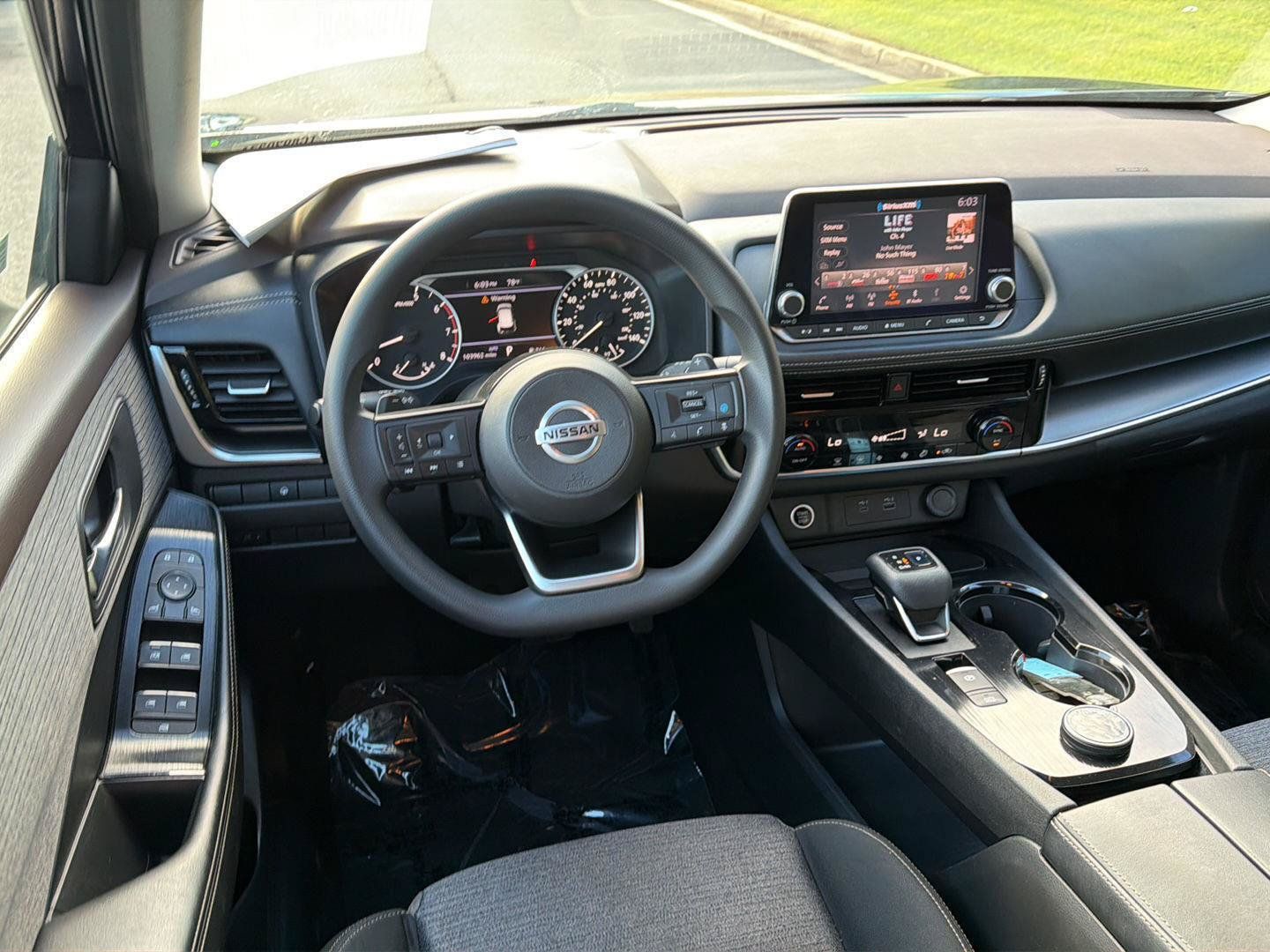 Used 2021 Nissan Rogue SV AWD/4WD image 18
