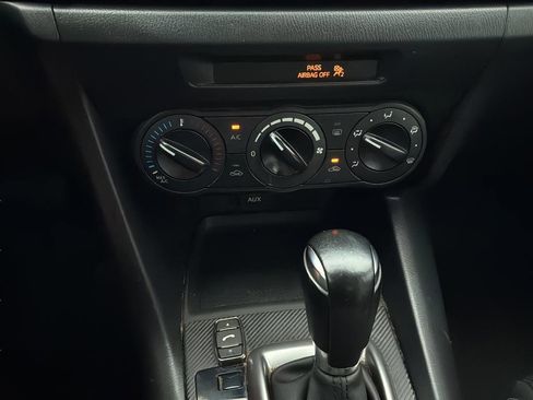 Used 2015 MAZDA MAZDA3 i SV FWD image 20
