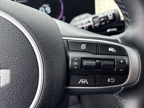 Used 2023 Kia Sportage EX FWD image 11