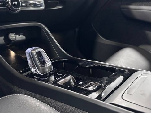 Certified 2026 Volvo XC40 B5 Plus AWD/4WD image 15