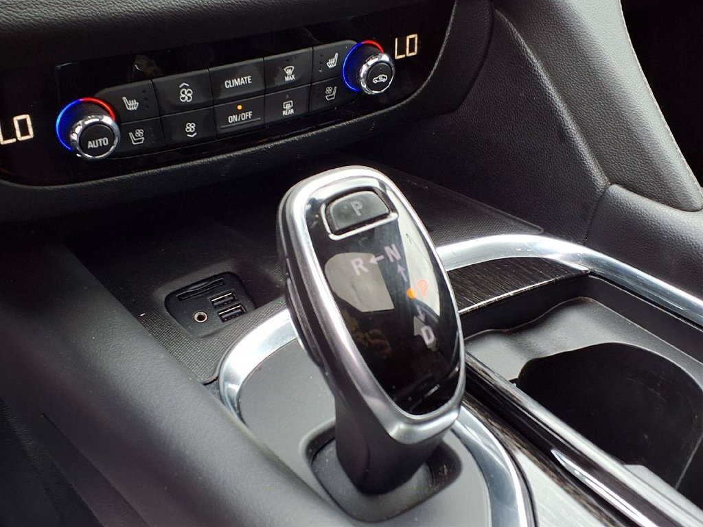 Used 2020 Buick Enclave Avenir w/ Avenir Technology Package FWD image 4