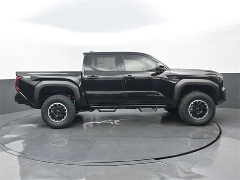 New 2025 Toyota Tacoma TRD Off-Road image 2