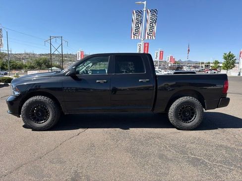 Used 2017 RAM 1500 Express w/ Black Ram 1500 Express Group AWD/4WD image 4