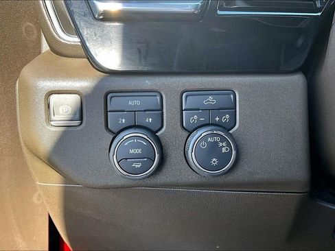 Used 2024 Chevrolet Silverado 1500 LT w/ Leather Package image 16