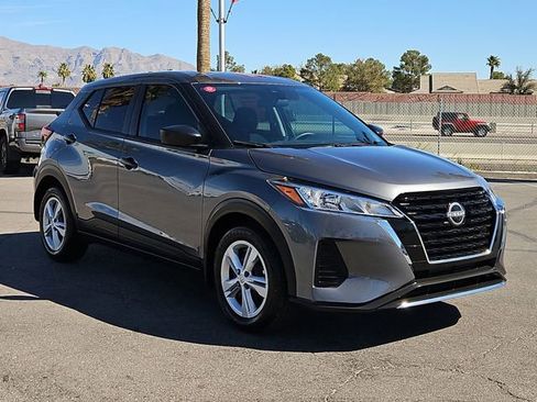 Certified 2025 Nissan Kicks Play S image 9