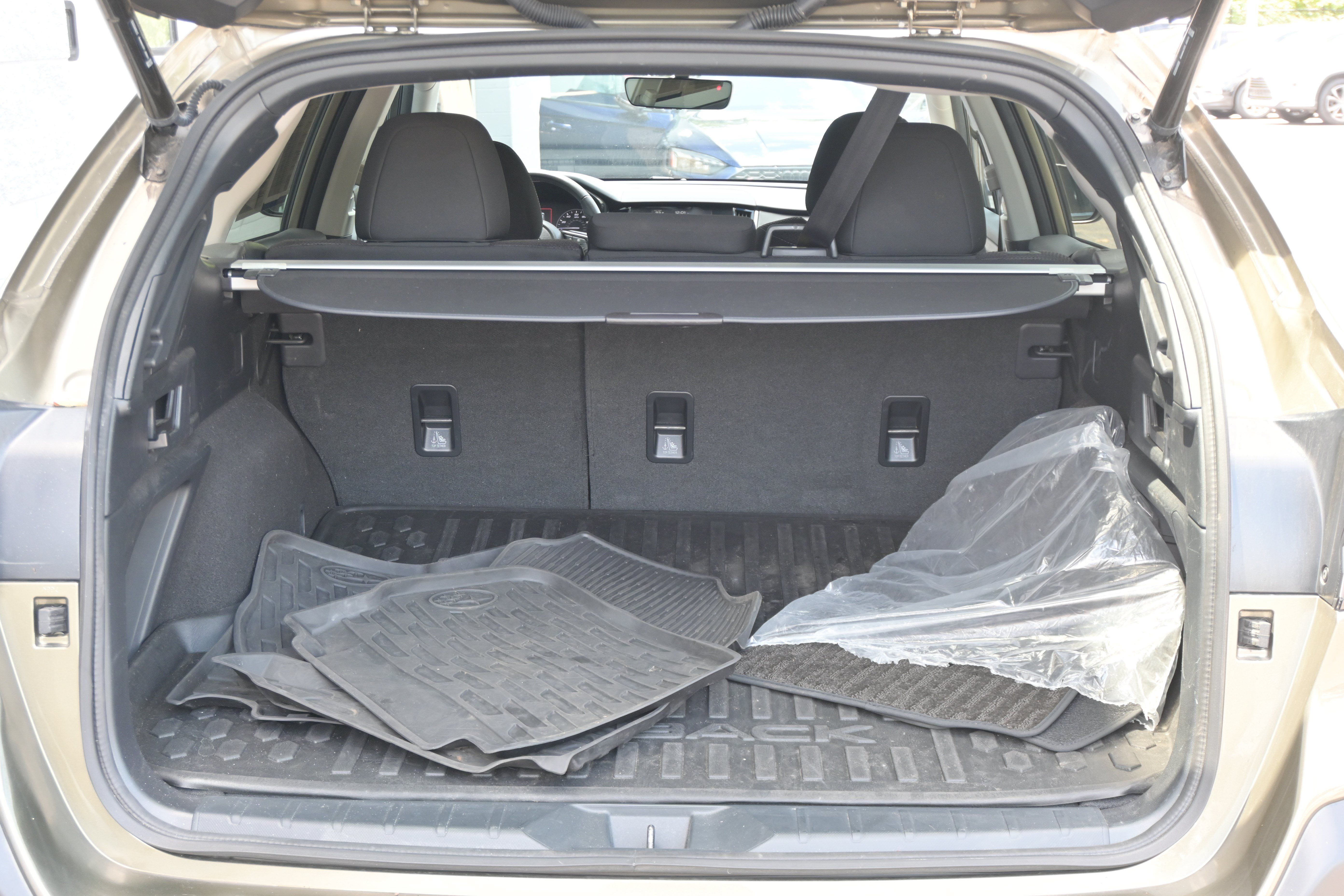 Certified 2024 Subaru Outback Premium AWD/4WD image 35