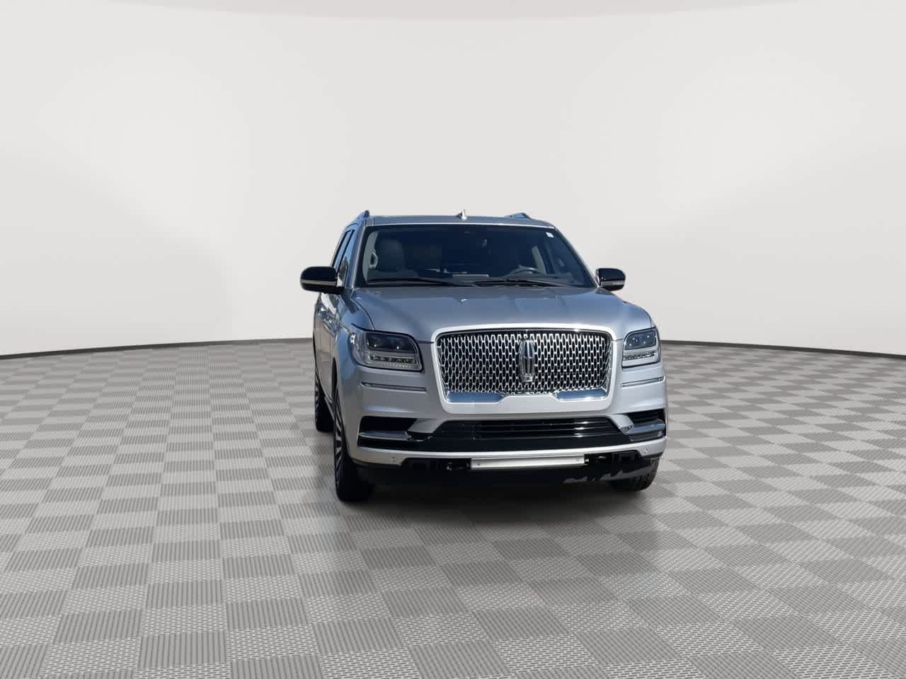 Used 2019 Lincoln Navigator Reserve AWD/4WD image 3