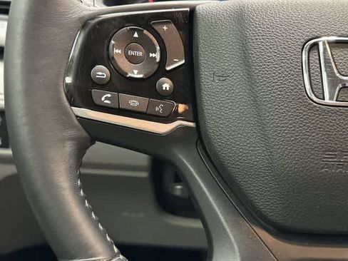 Used 2018 Honda Odyssey Touring image 17