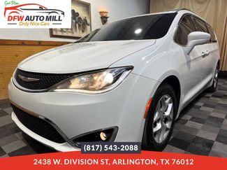 Used 2017 Chrysler Pacifica Touring-L Plus w/ Tire & Wheel Group FWD video 1