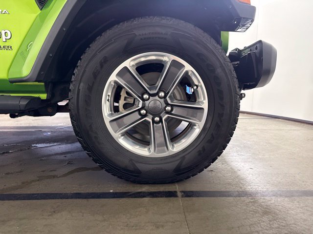 Used 2018 Jeep Wrangler Unlimited Sahara w/ Cold Weather Group AWD/4WD image 12