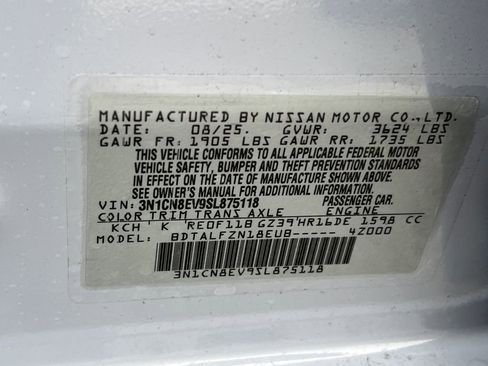 Used 2025 Nissan Versa SV w/ Trunk Package image 30