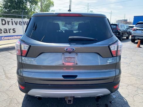 Used 2017 Ford Escape SE AWD/4WD image 3