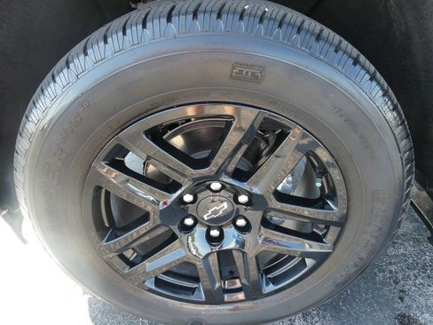 Certified 2023 Chevrolet Silverado 1500 Custom AWD/4WD image 11