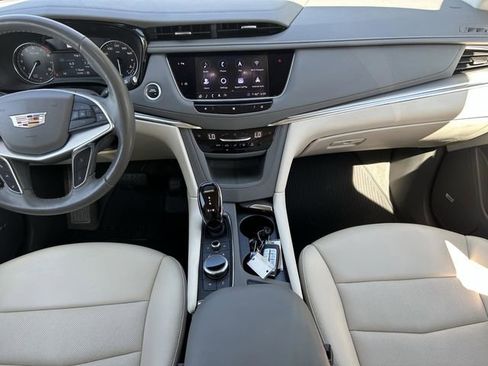 Used 2020 Cadillac XT5 Premium Luxury image 10