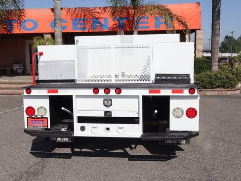 Used 2016 Ford F550 2WD Regular Cab Super Duty image 8