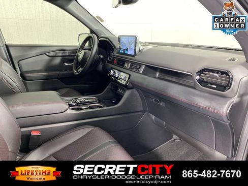 Used 2025 Honda Pilot Black Edition image 32