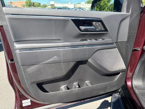 Used 2025 GMC Sierra EV Denali AWD/4WD image 19