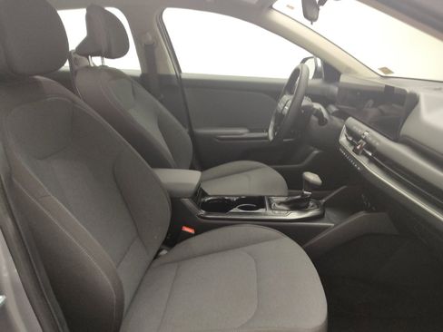 Used 2025 Kia K4 FWD image 21