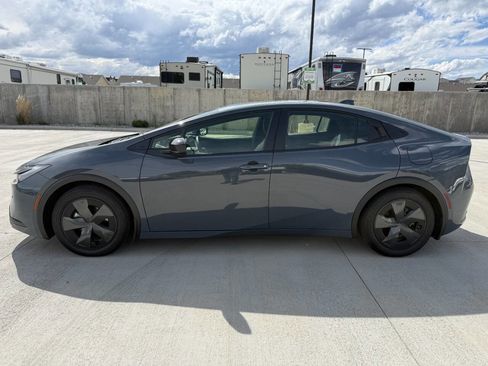 Used 2024 Toyota Prius LE AWD/4WD image 6